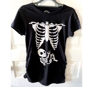 Baby Skeleton Maternity Halloween T-Shirt. Small. UEC.